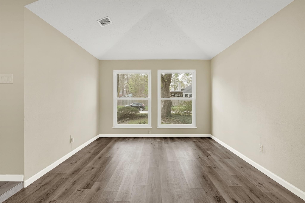 5306 Shady Gardens Drive - Photo 4