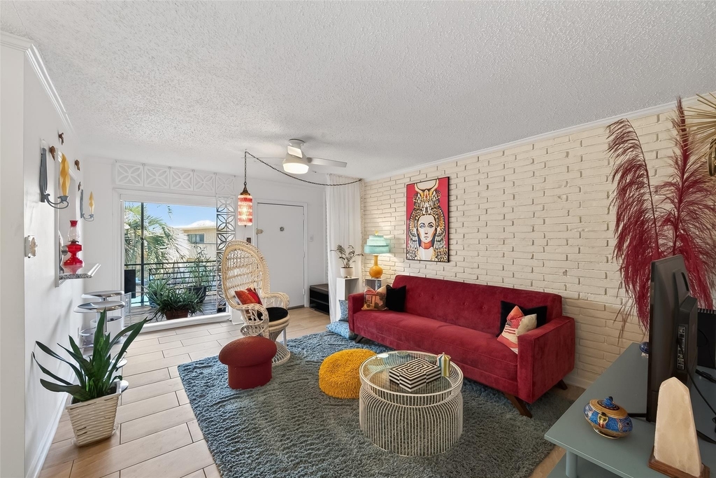 3809 N Braeswood Boulevard - Photo 2