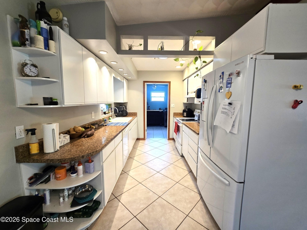 210 Juniper Avenue - Photo 7