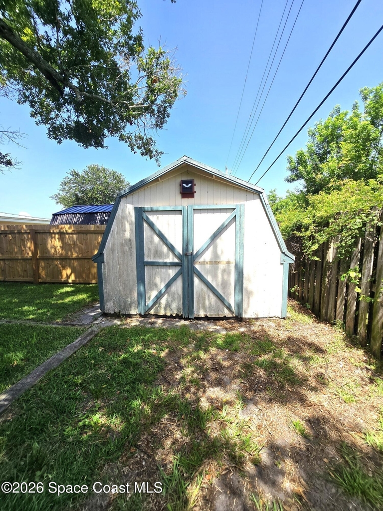 210 Juniper Avenue - Photo 23
