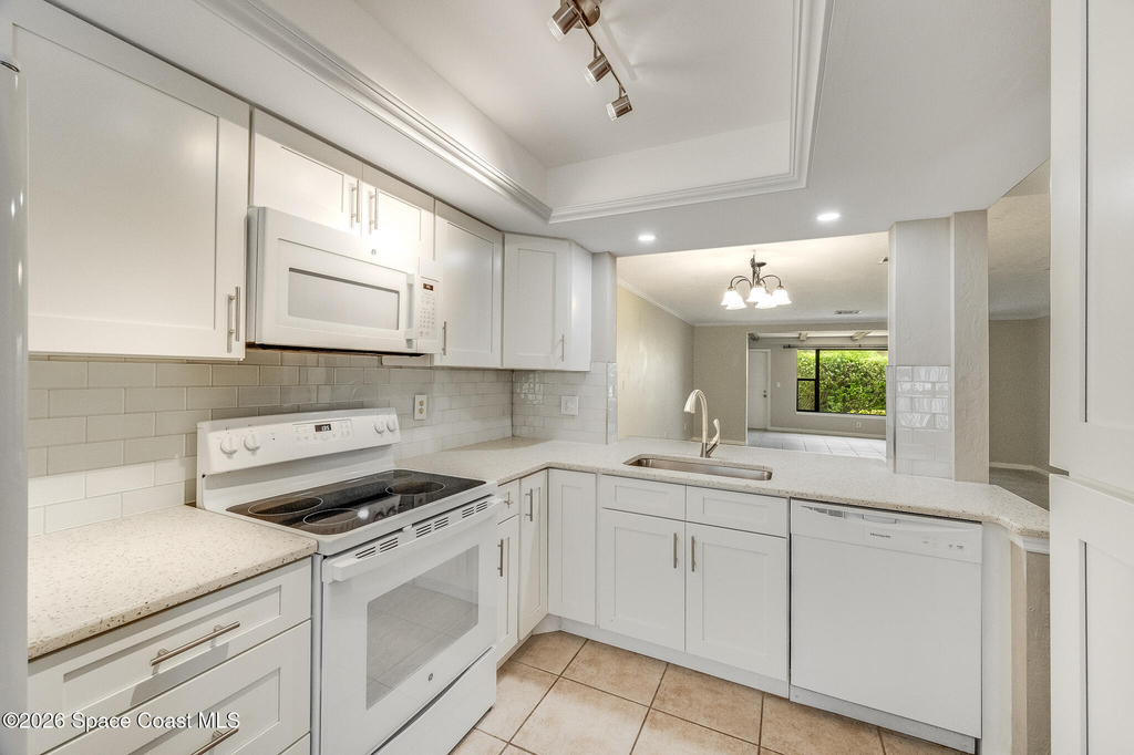 255 Paradise Boulevard - Photo 9