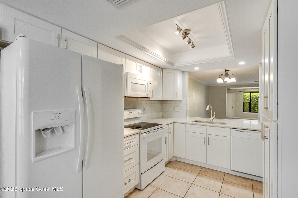 255 Paradise Boulevard - Photo 8
