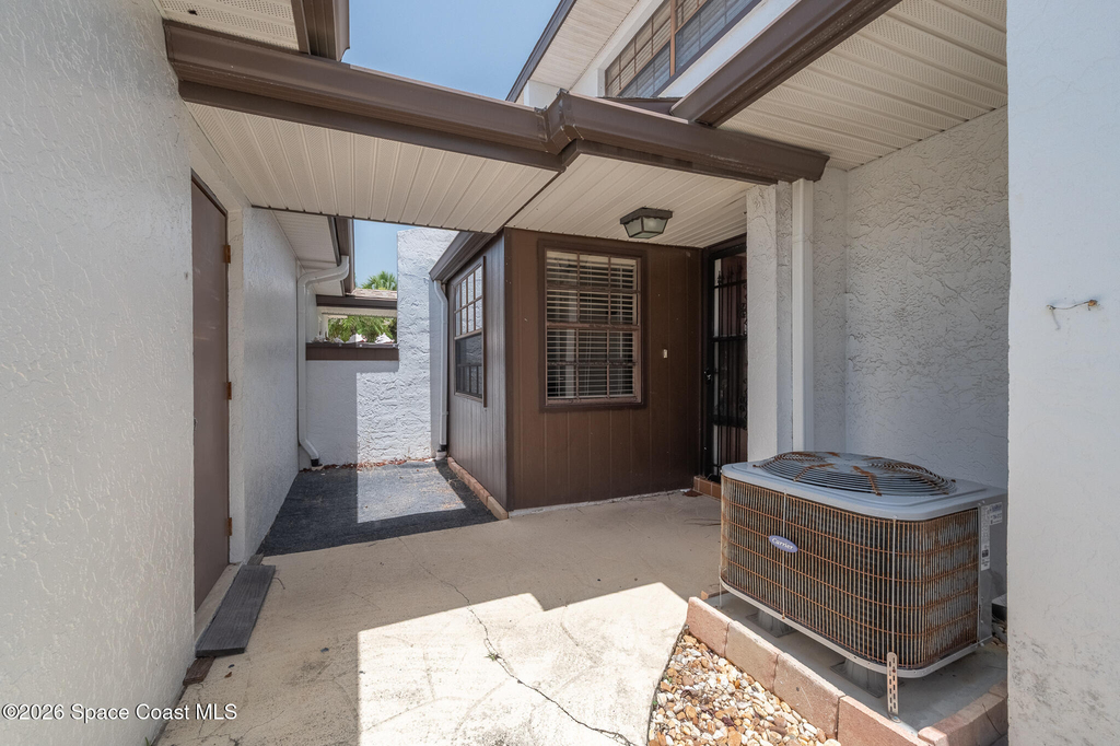 255 Paradise Boulevard - Photo 3