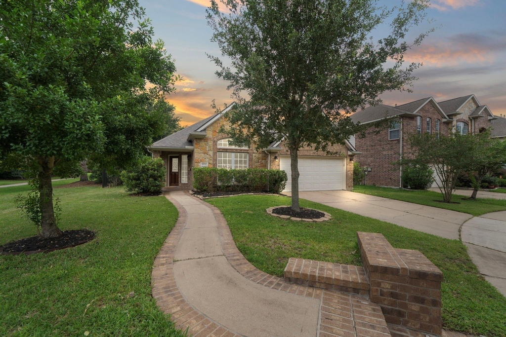 18154 Williams Elm Drive - Photo 0