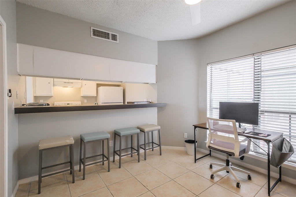 10122 Waterstone Drive - Photo 6