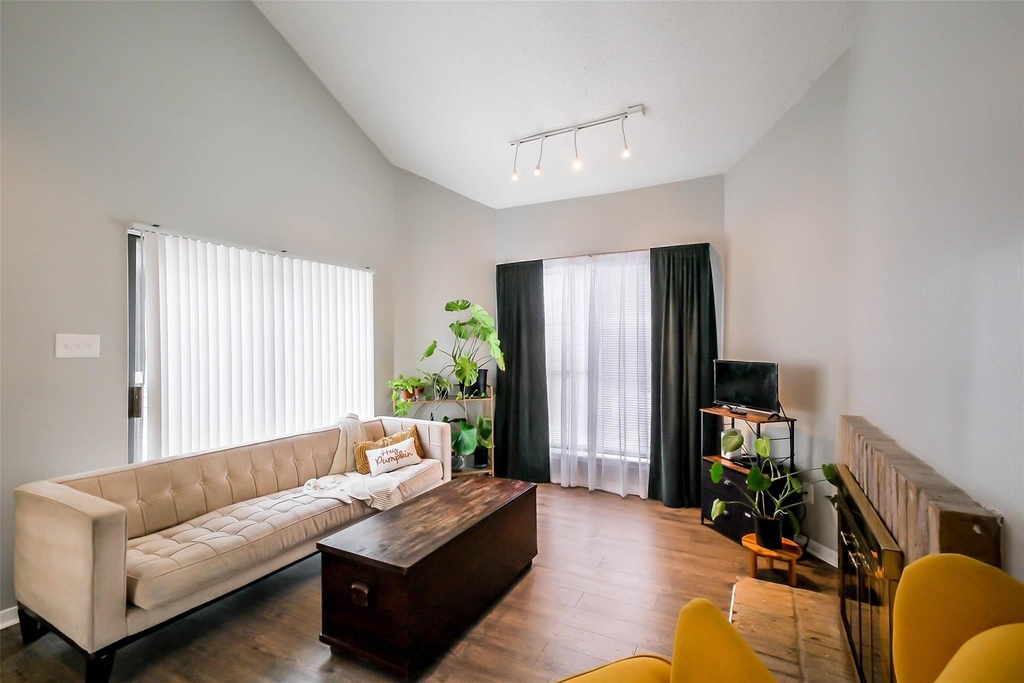 10122 Waterstone Drive - Photo 2