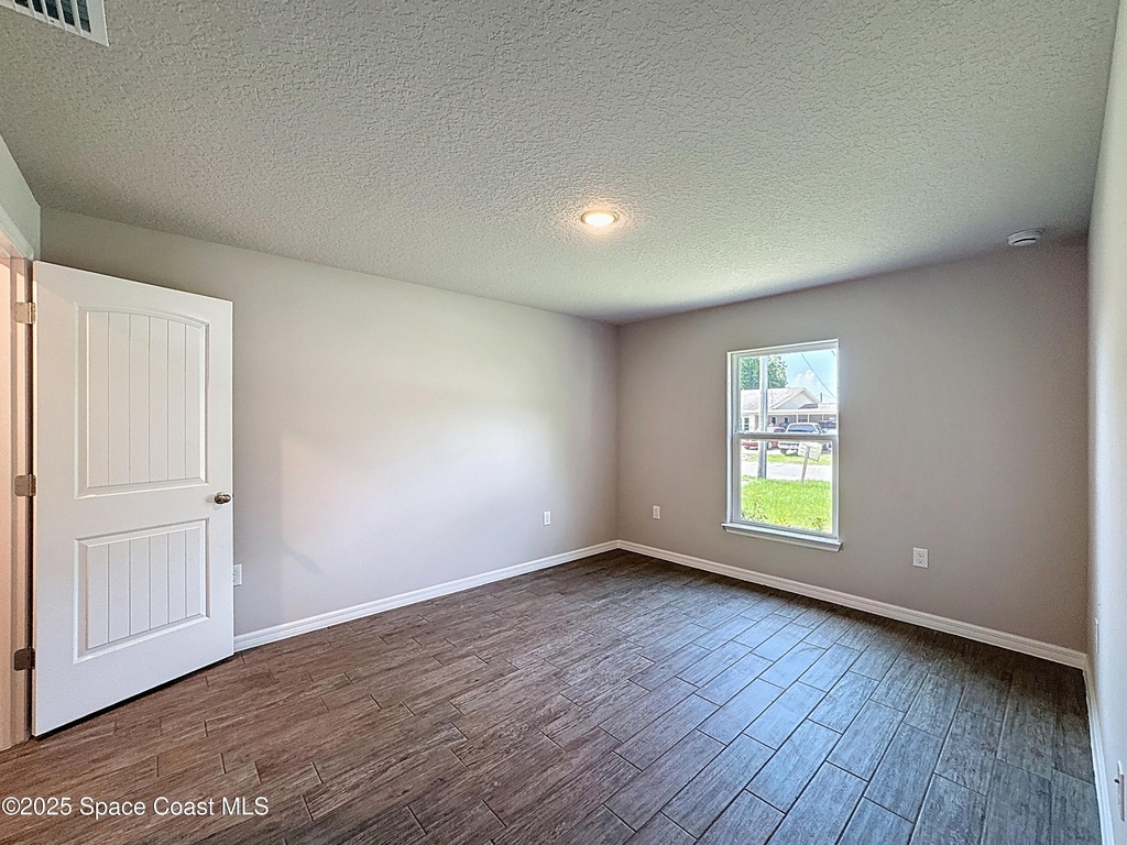 144 Roosevelt Street - Photo 21
