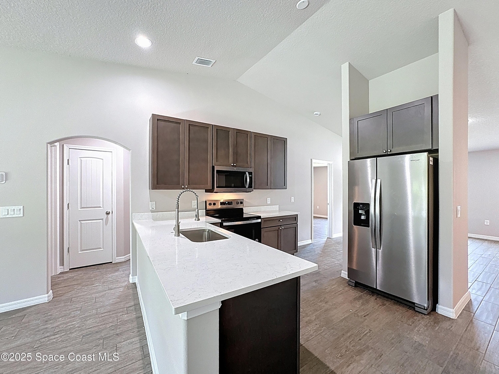 144 Roosevelt Street - Photo 9