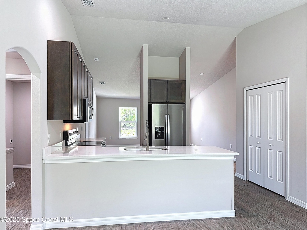 144 Roosevelt Street - Photo 11