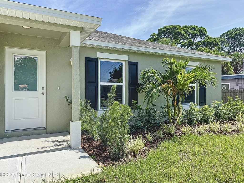144 Roosevelt Street - Photo 2