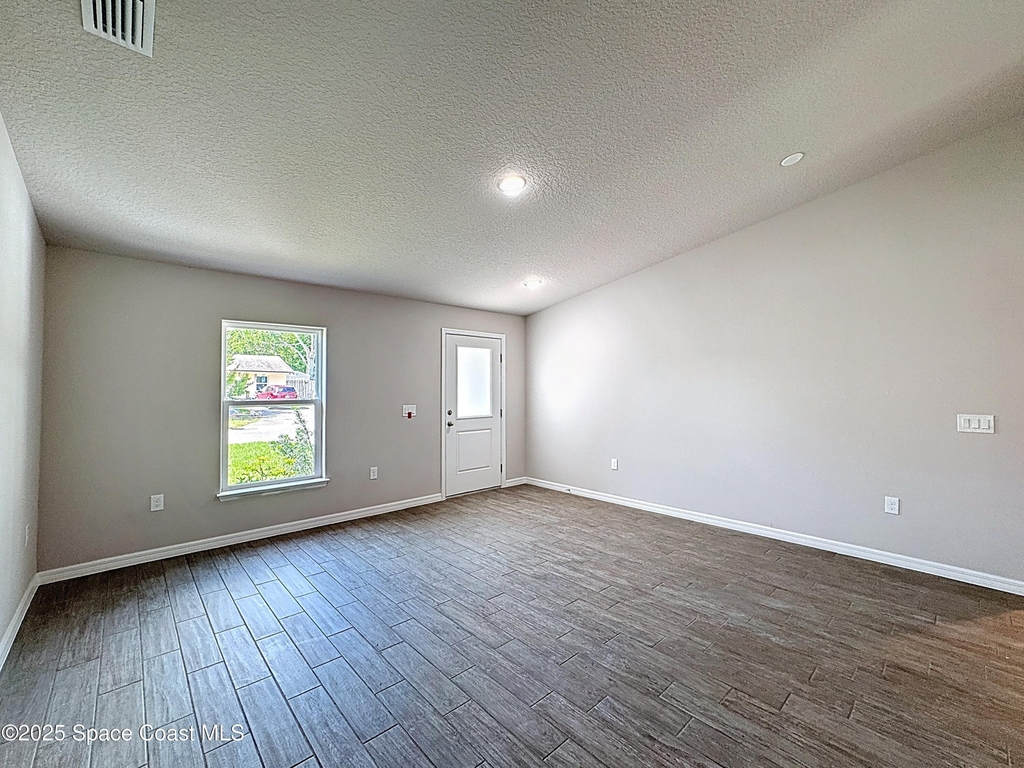 144 Roosevelt Street - Photo 5
