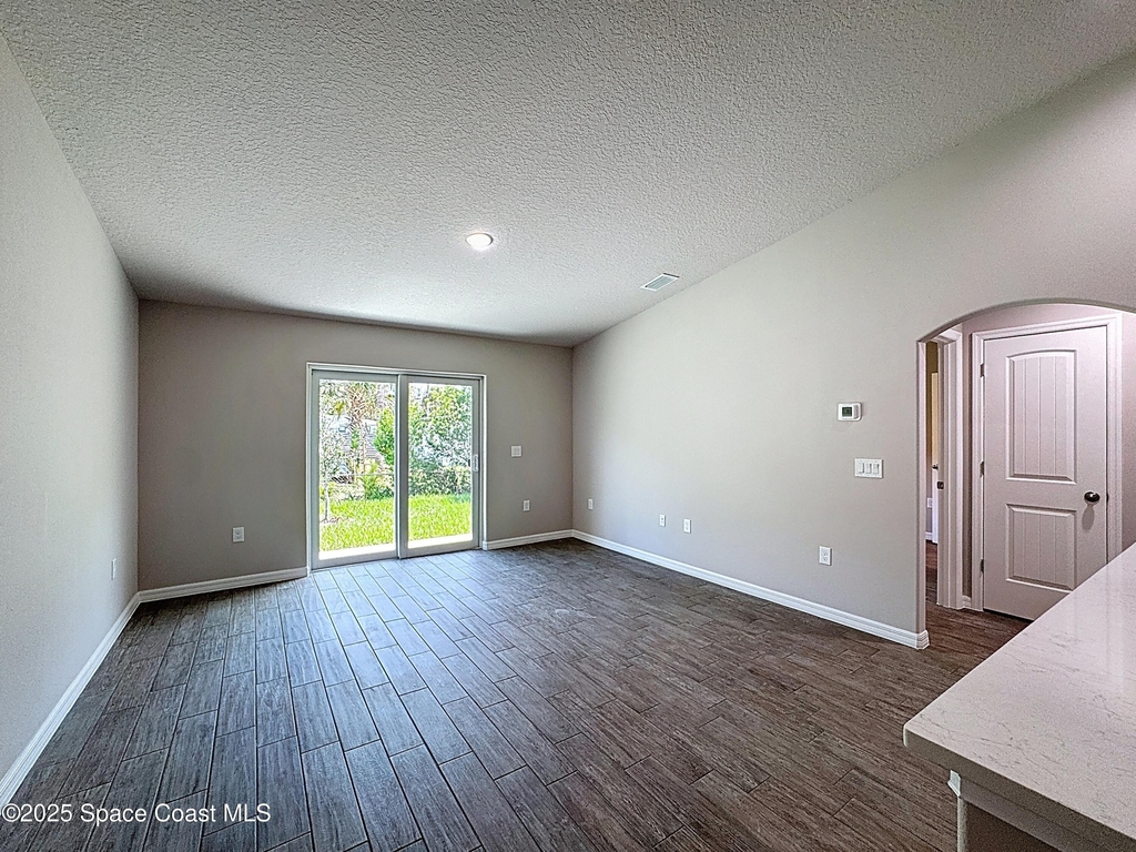 144 Roosevelt Street - Photo 10