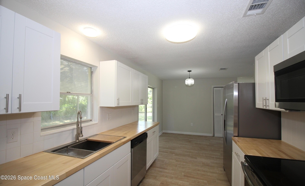 75 Rivercliff Lane - Photo 2