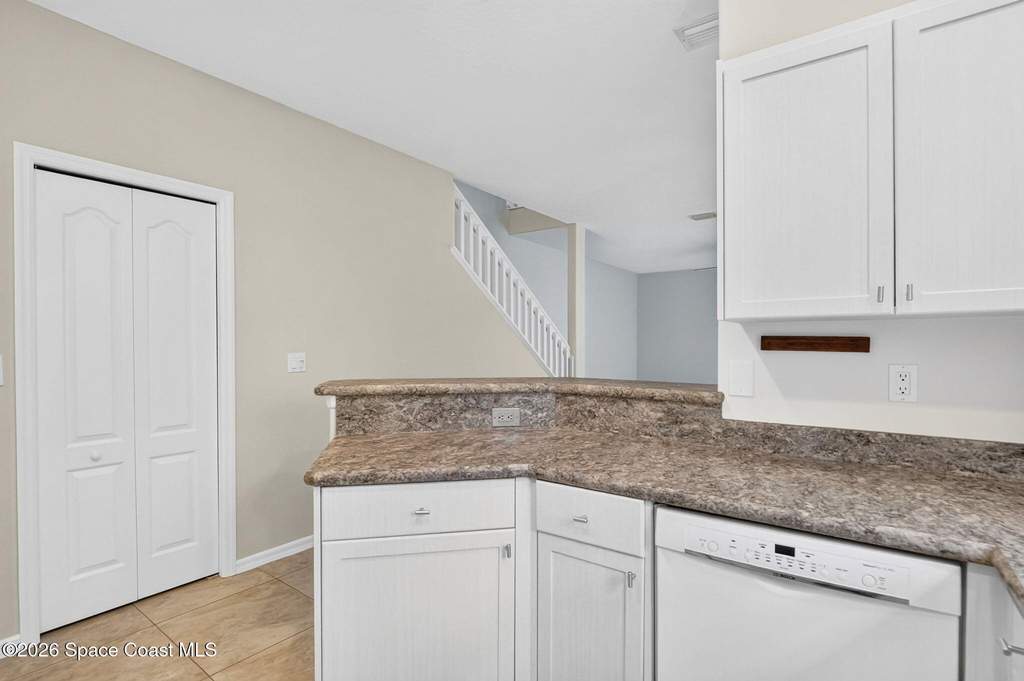506 Tyler Avenue - Photo 4
