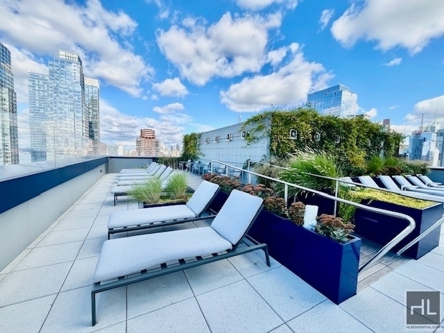 West 38th Street - Photo 5