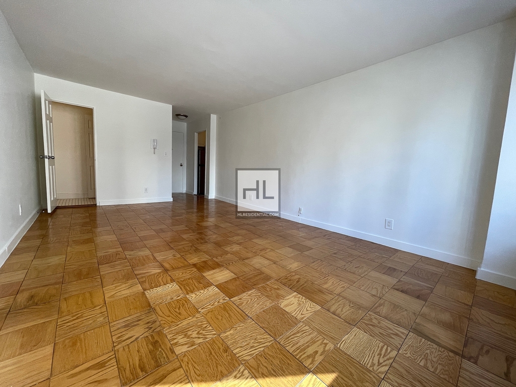 East 36 Street - Photo 1