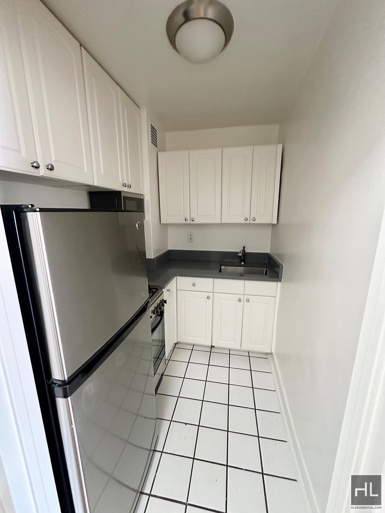 East 36 Street - Photo 2