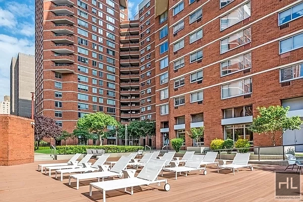 2nd Avenue - Photo 7
