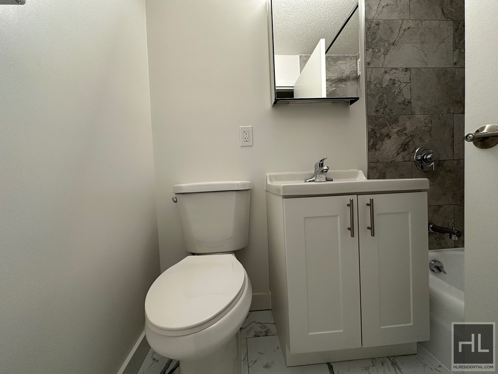 2nd Avenue - Photo 2