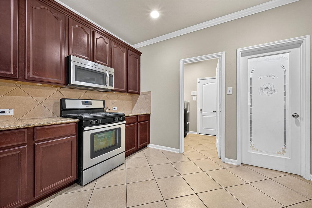 9106 Fuqua Breeze Drive - Photo 16