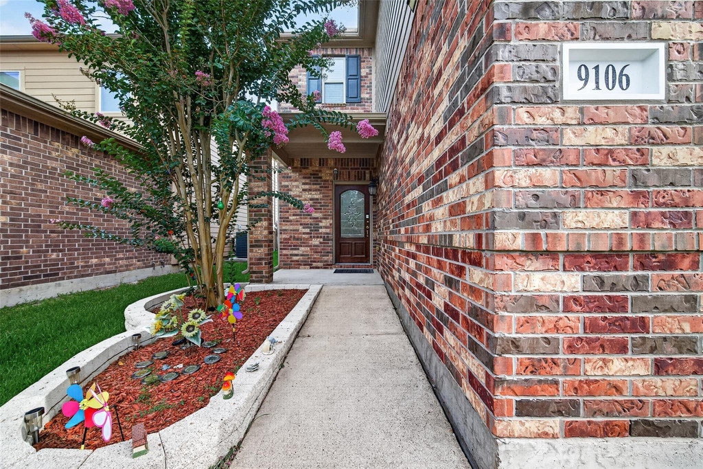 9106 Fuqua Breeze Drive - Photo 4