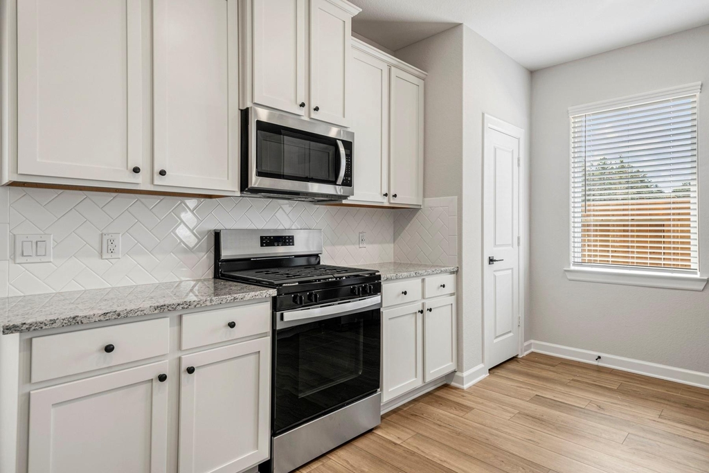 15683 Honey Cove Drive - Photo 8