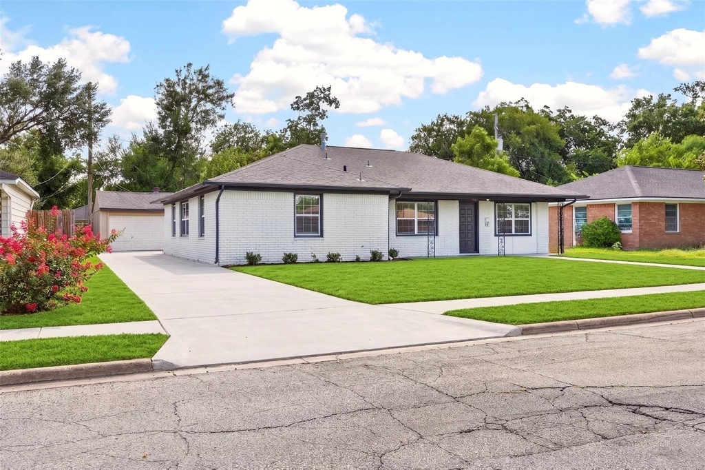 1202 Dogwood Drive - Photo 0