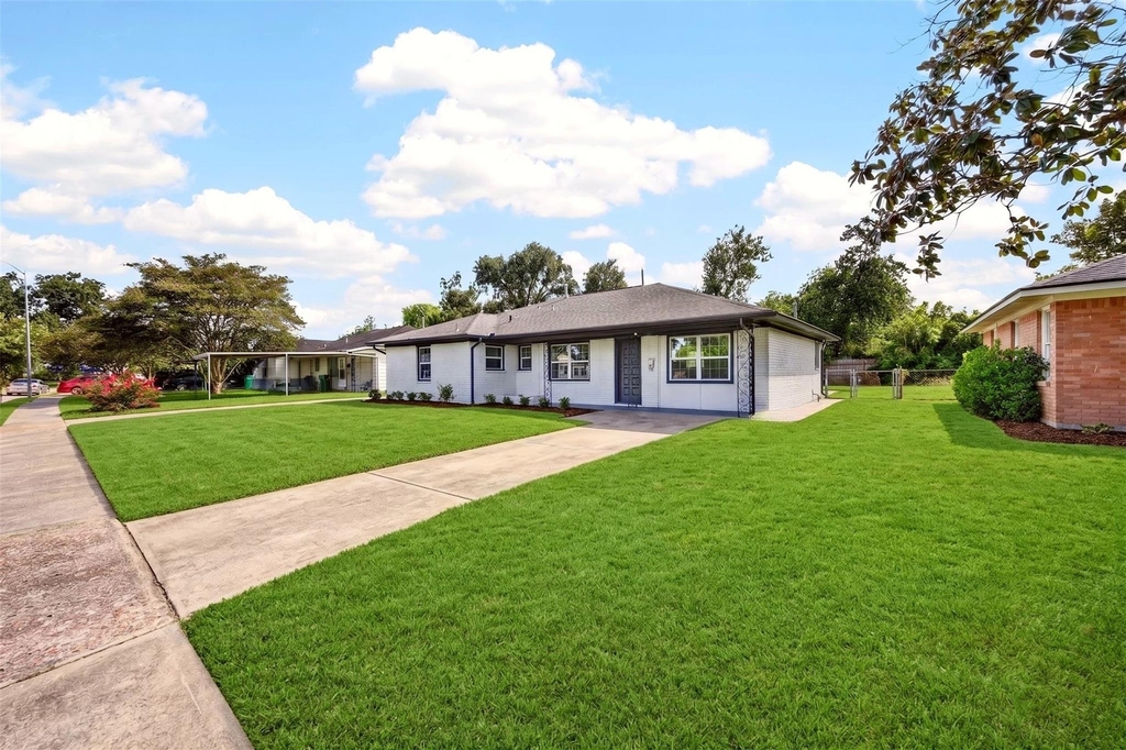 1202 Dogwood Drive - Photo 5