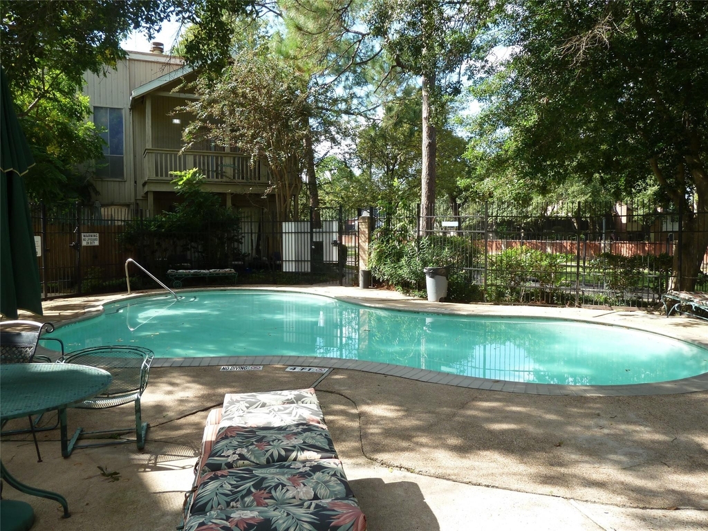 2100 Tanglewilde Street - Photo 14