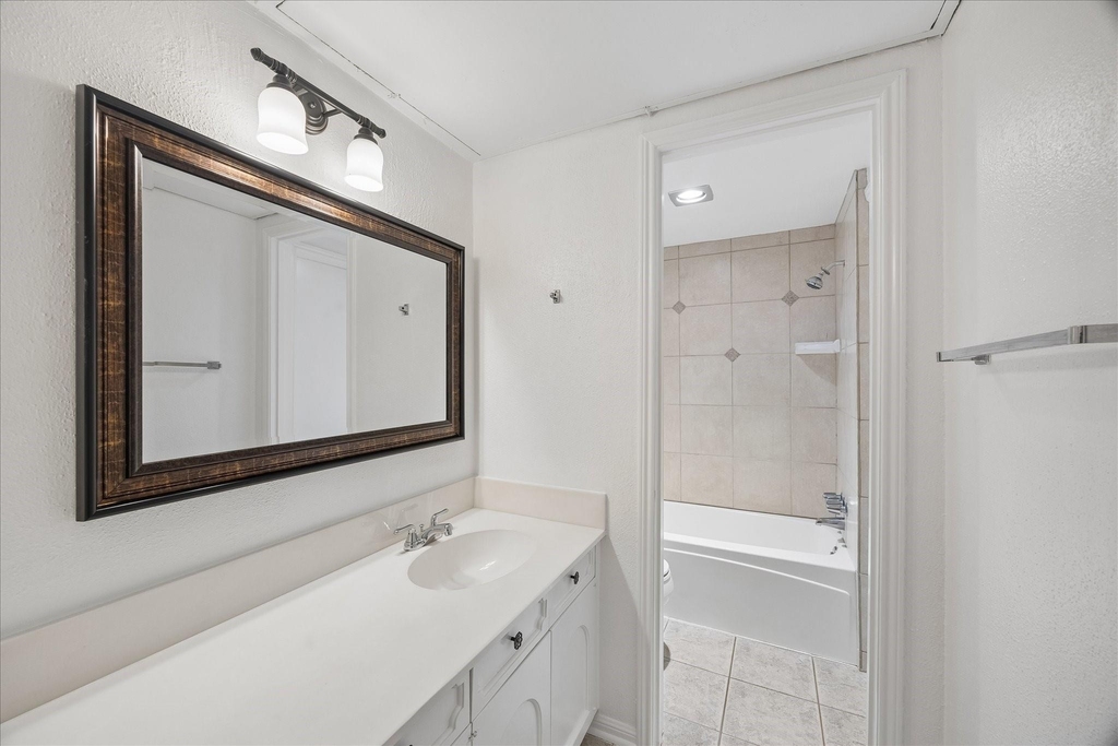 2100 Tanglewilde Street - Photo 9