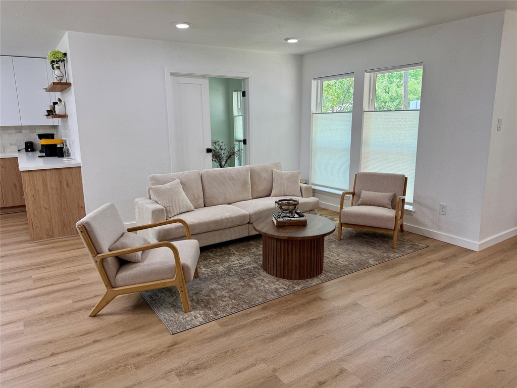 8515 Mullins Drive - Photo 7