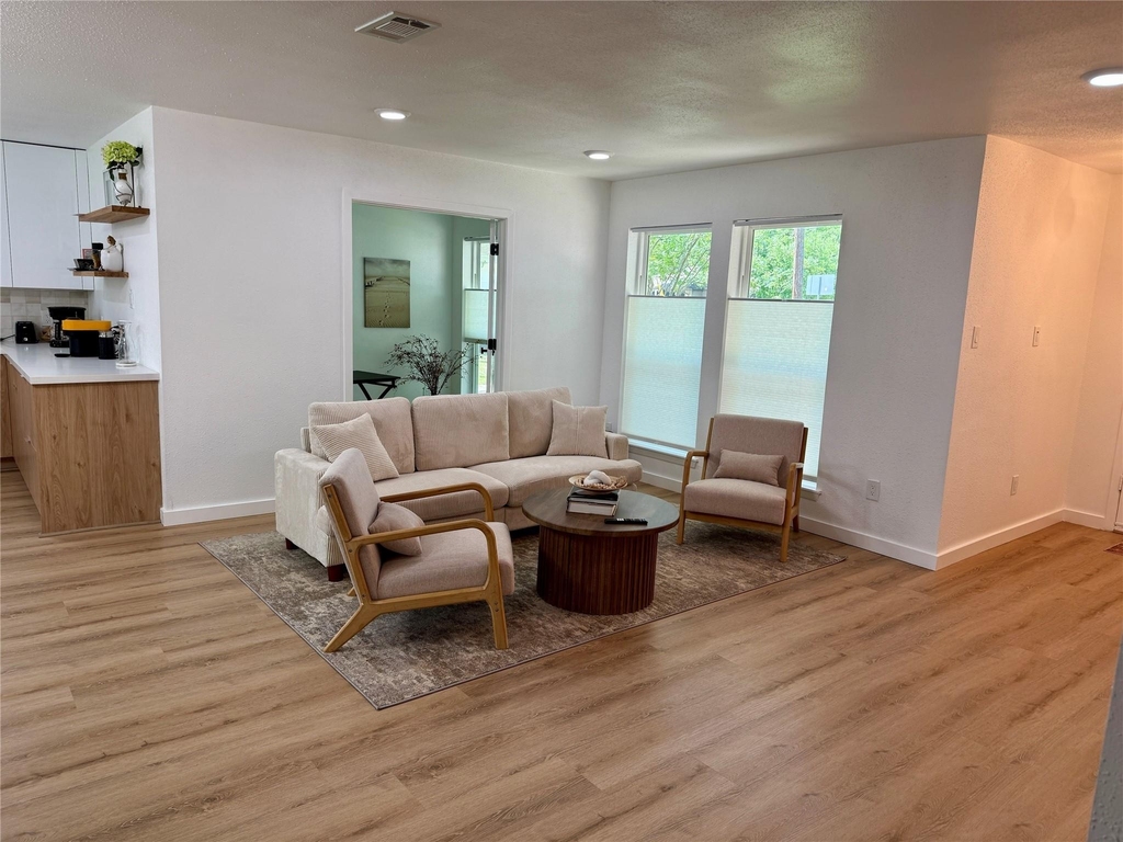 8515 Mullins Drive - Photo 4