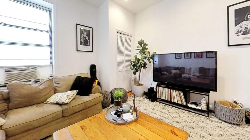 207 2nd Avenue - Photo 2