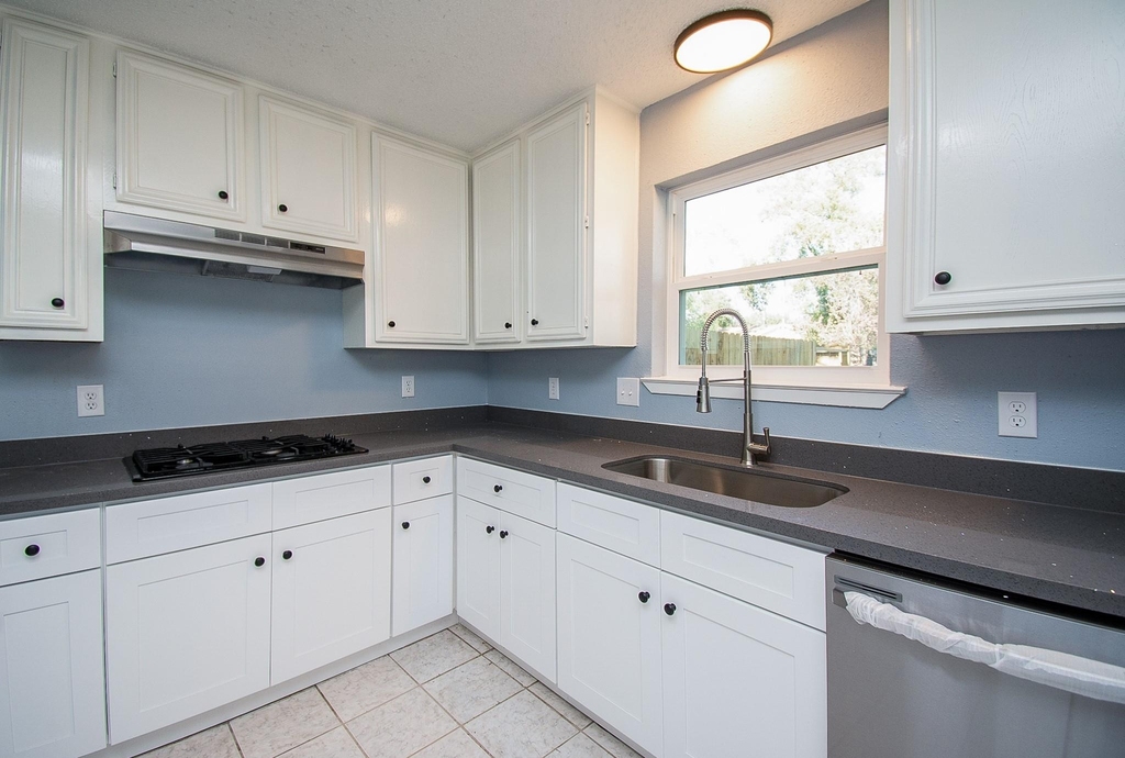 16419 N Bend Drive - Photo 11