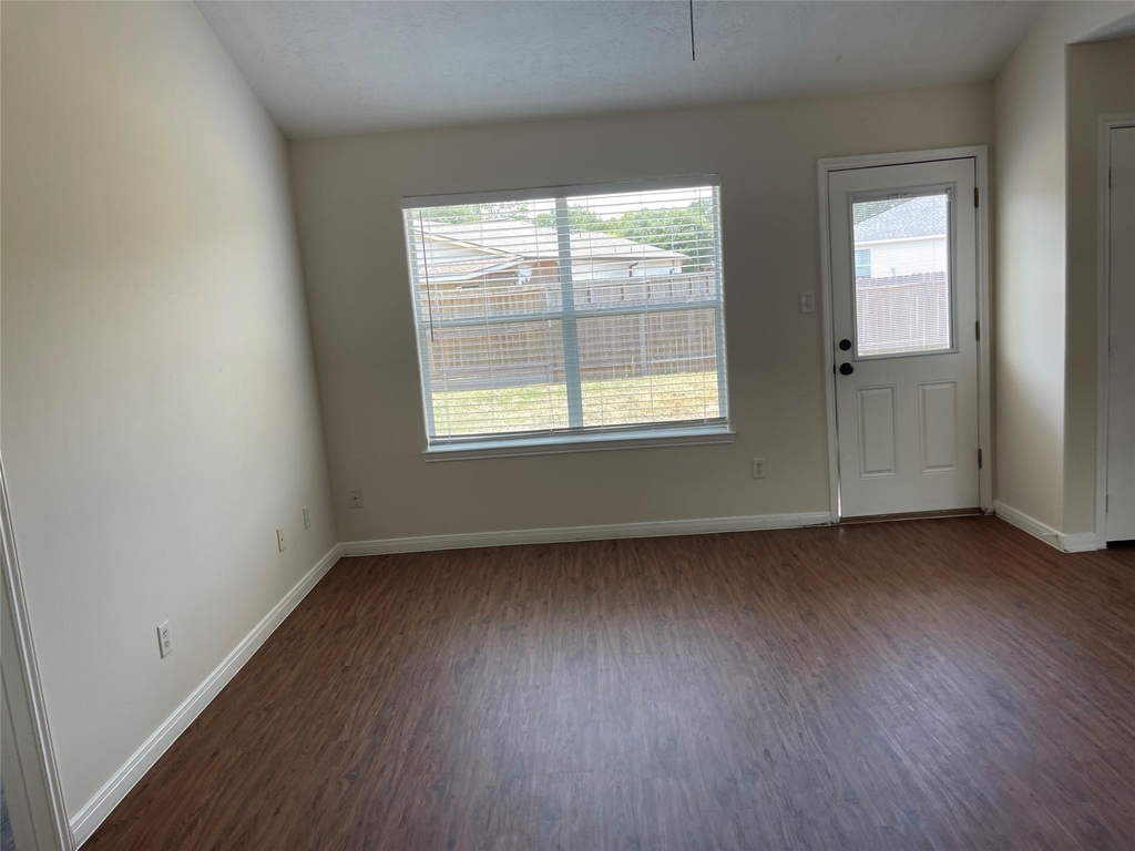 16216 Setting Sun Court - Photo 5