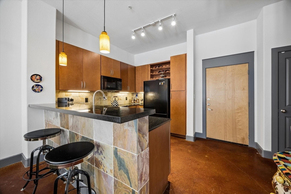 1901 Post Oak Boulevard - Photo 1