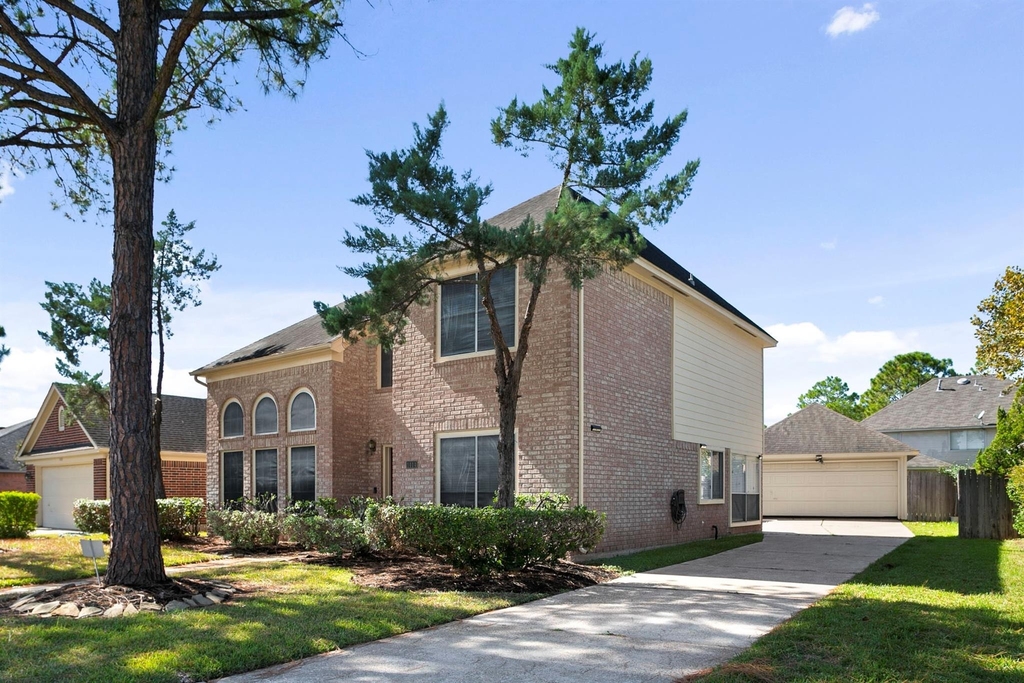 1414 Bluestone Drive - Photo 2