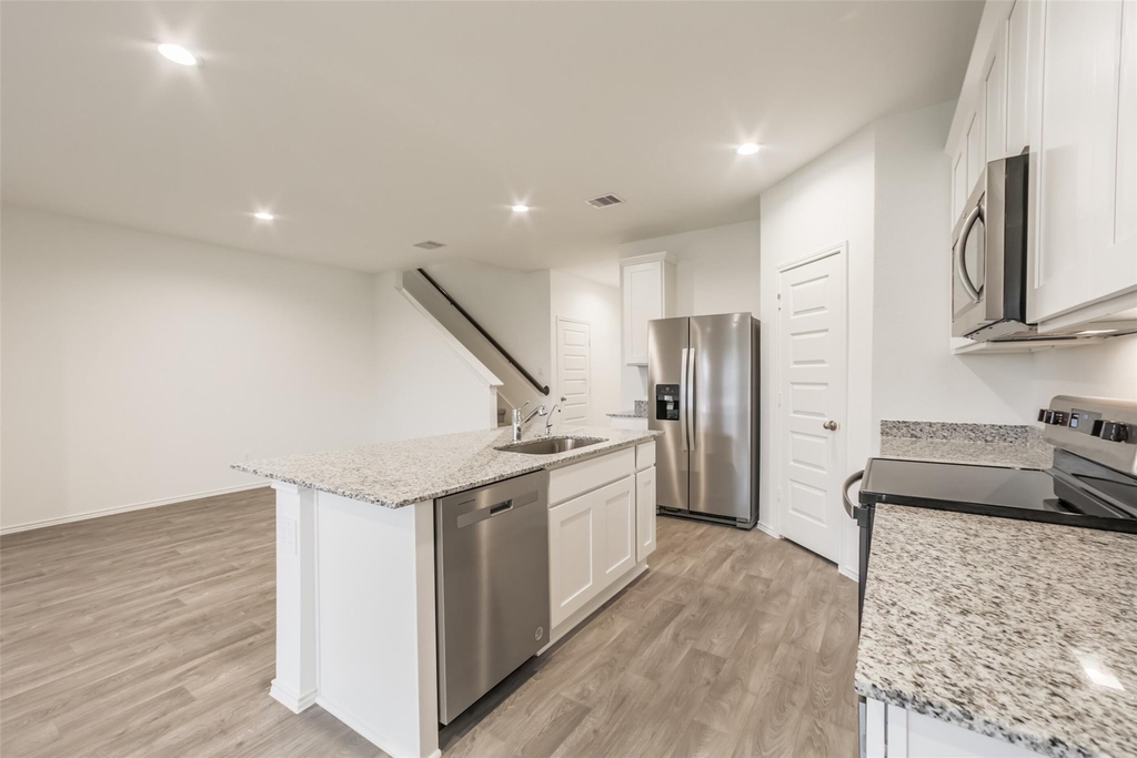 2209 Laurel Bloom Ln - Photo 4