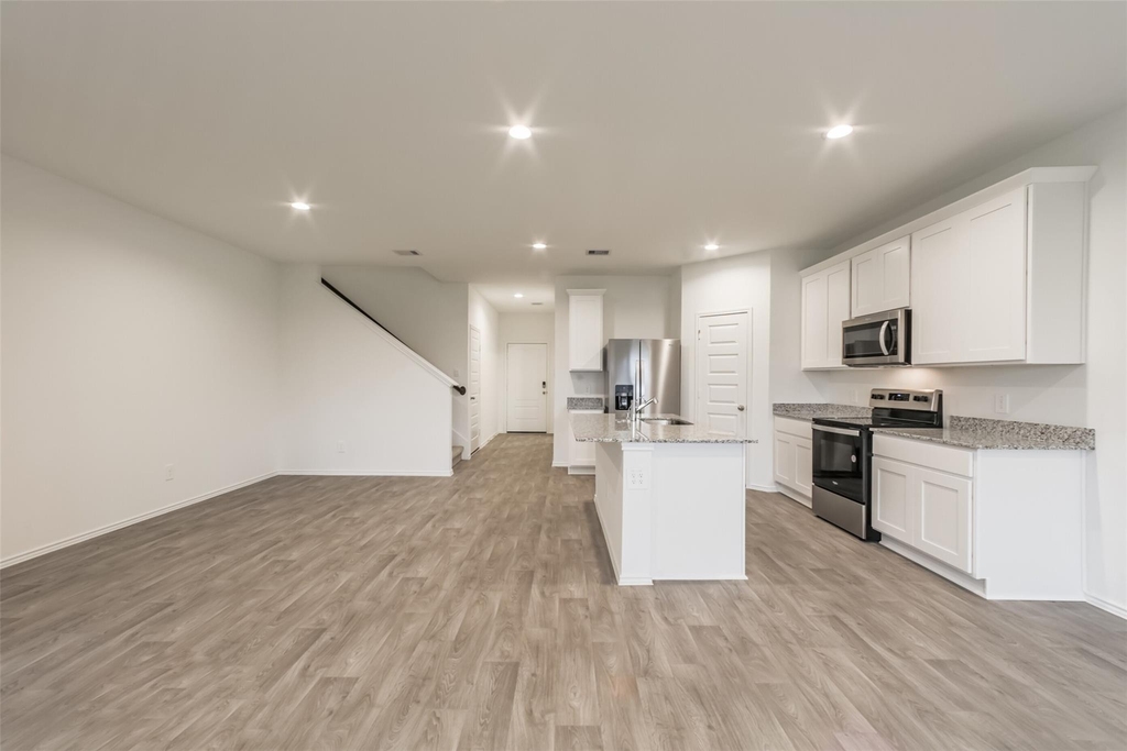 2209 Laurel Bloom Ln - Photo 2