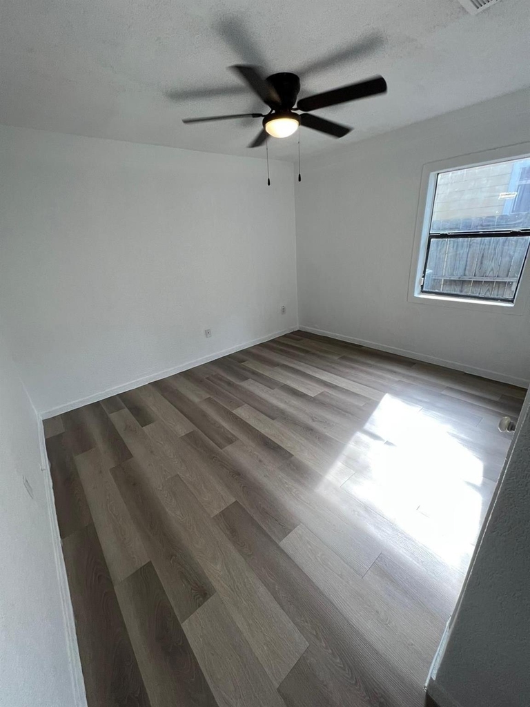 2107 Garvey Drive - Photo 16
