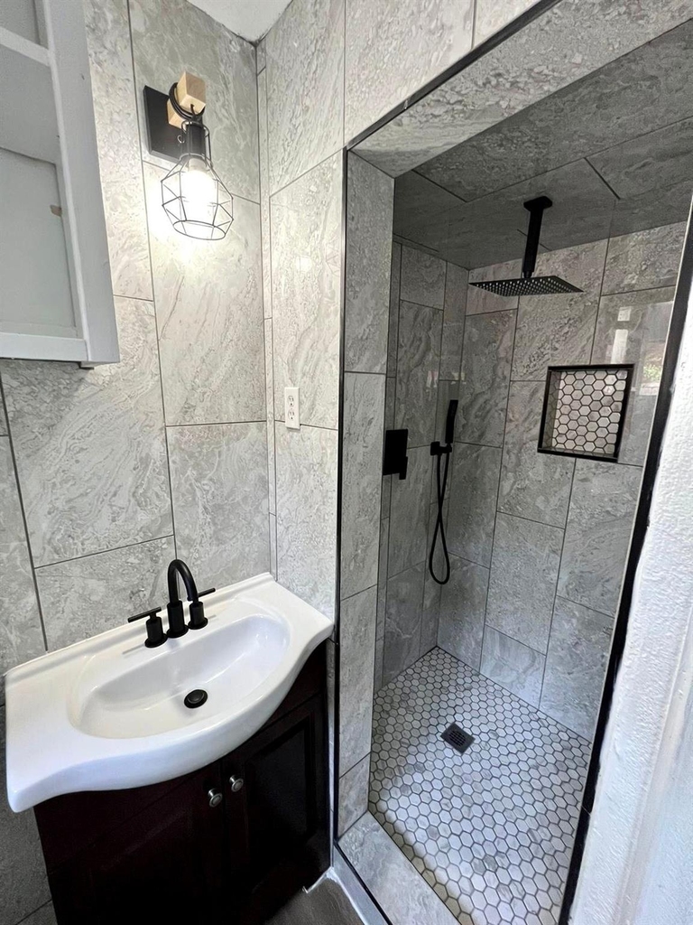 2107 Garvey Drive - Photo 17