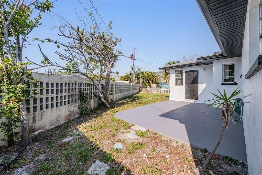 14040 Miramar Avenue - Photo 19
