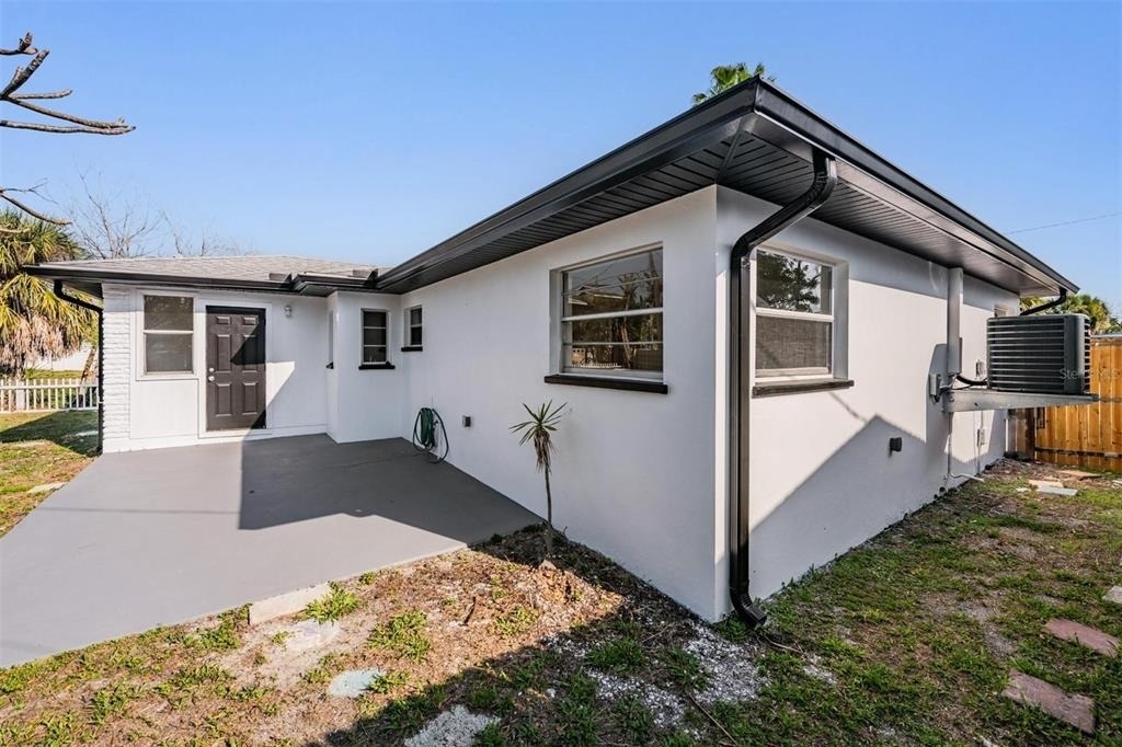 14040 Miramar Avenue - Photo 18