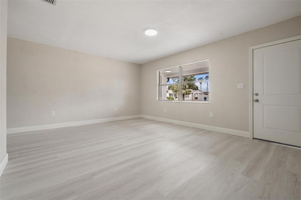 14040 Miramar Avenue - Photo 8