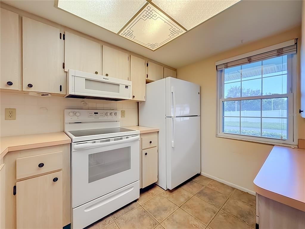 2465 Northside Dr - Photo 4