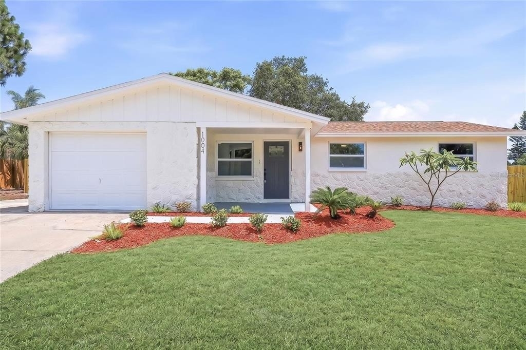 1004 Idlebriar Way - Photo 0