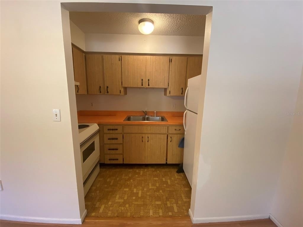 301 Woodrow Avenue - Photo 4