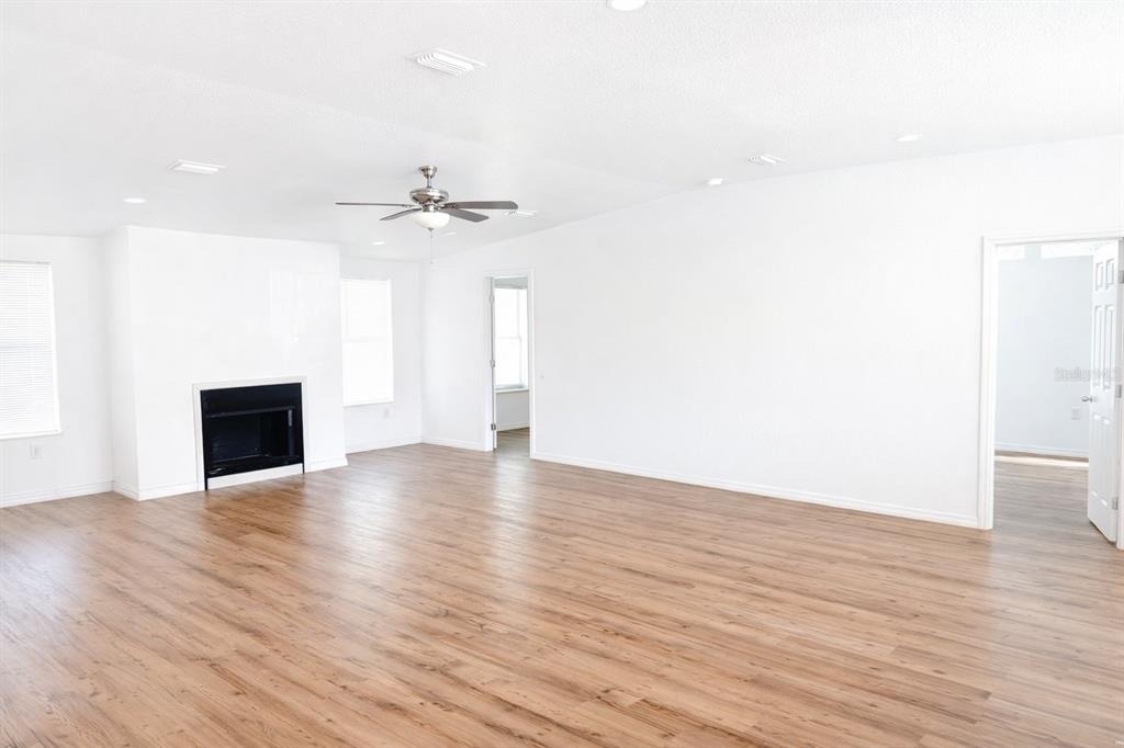 10121 Evanston Lane - Photo 3