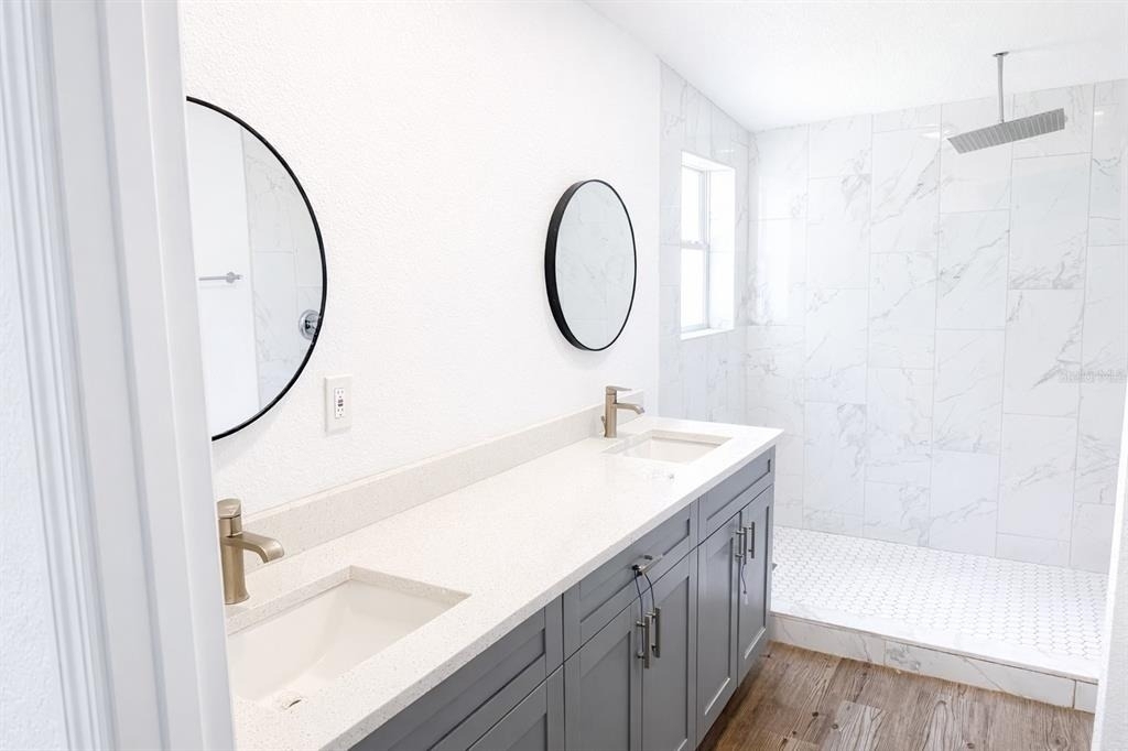 10121 Evanston Lane - Photo 5
