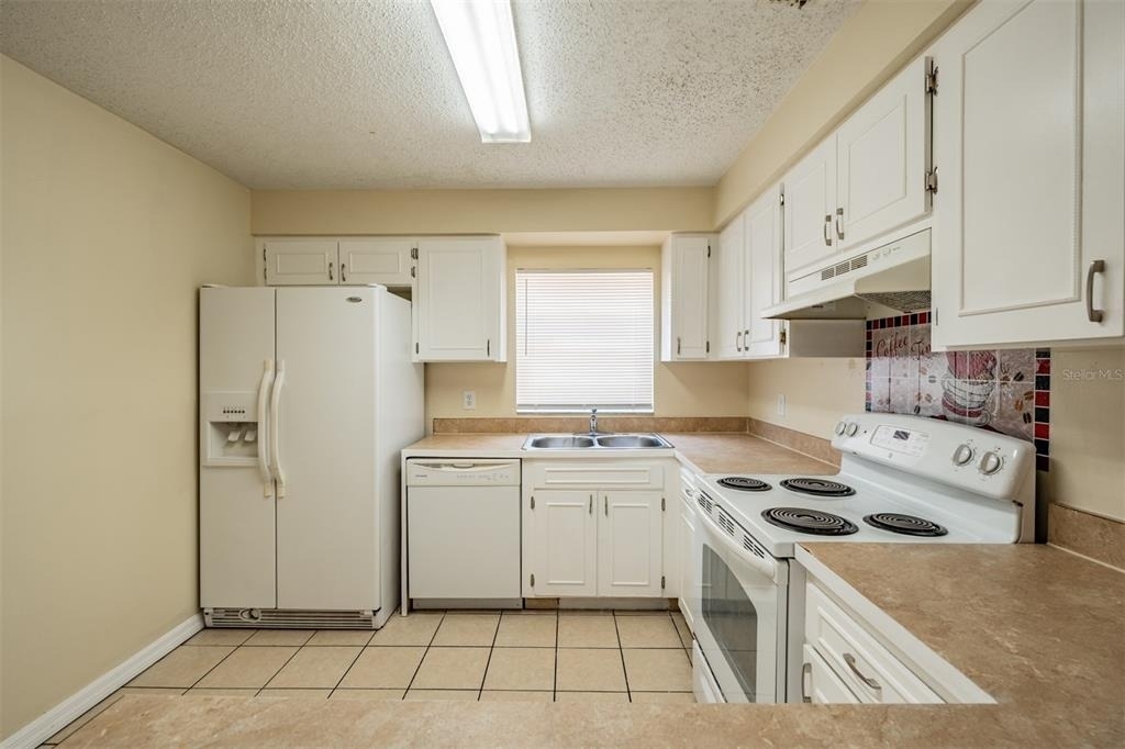 9616 N Oklawaha Avenue - Photo 16